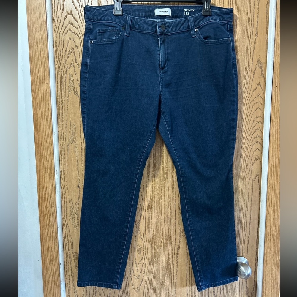 Sonoma skinny blue jeans in a size 18S